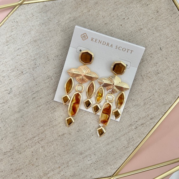 NWT Kendra Scott Monica Gold Statement Earrings in Brown Mix - Picture 2 of 3
